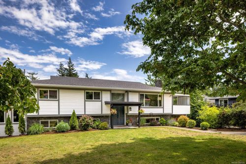 6259 Marie Meadows Rd, Central Saanich, BC, V8Z5Z9 | Card Image