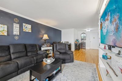 5G - 410 East Broadway, Home with 2 bedrooms, 1 bathrooms and null parking in Long Beach NY | Image 2