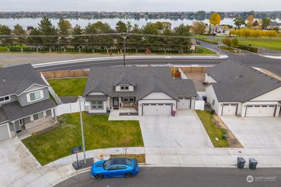 807 N Hooper Drive, House other with 4 bedrooms, 2 bathrooms and 3 parking in Moses Lake WA | Image 2