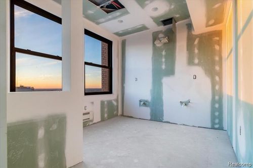 69-2906-1135 Shelby St, Detroit, MI, 48226-2639 | Card Image