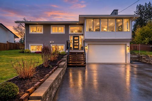 32073 Westview Ave, Mission, BC, V2V1X7 | Card Image