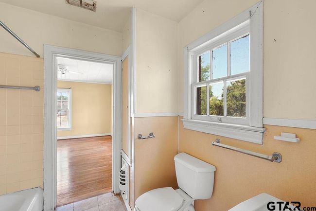 1405 Mockingbird Ln, House other with 4 bedrooms, 2 bathrooms and null parking in Tyler TX | Image 24