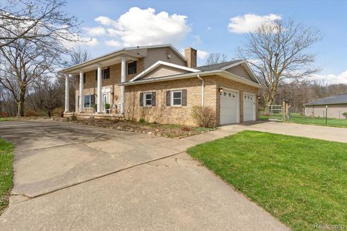 8114 Gale Rd, Goodrich, MI, 48438-9259 | Card Image
