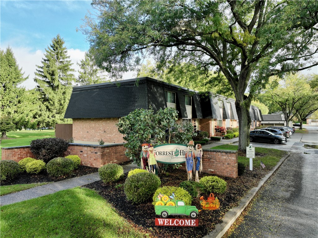 20 Penn Lane, For Sale in Penfield Zoocasa