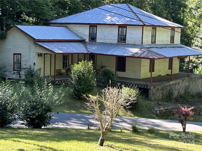664 Woodfin Rd, House other with 2 bedrooms, 1 bathrooms and null parking in Sylva NC | Image 17