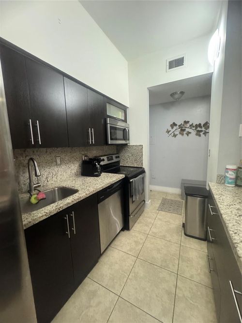 apt-246-7420 W 20th Ave, Hialeah, FL, 33016-5545 | Card Image