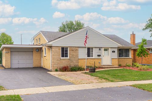 435 E Park Ave, Elmhurst, IL, 60126-3609 | Card Image