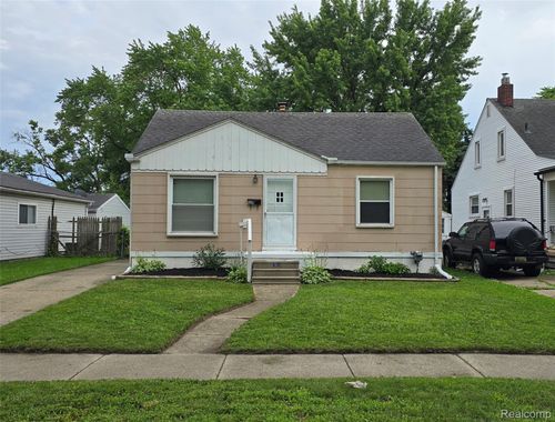 828 Hayes Ave, Hazel Park, MI, 48030-2570 | Card Image