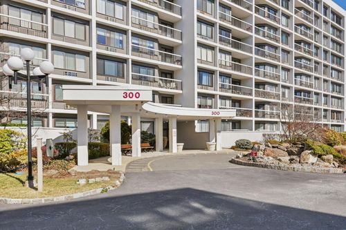 apt-111-300 High Point Dr, Hartsdale, NY, 10530-1198 | Card Image