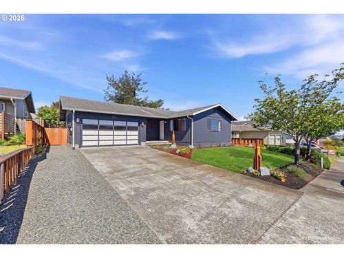 2070 Hayes St, NorthBend, OR, 97459 | Card Image