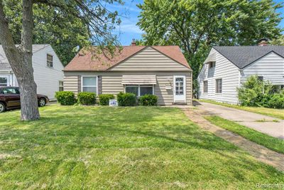 17419 Lincoln Avenue, Home with 3 bedrooms, 1 bathrooms and null parking in Eastpointe MI | Image 2