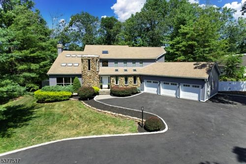 89 Rock Rd W, Green Brook, NJ, 08812-2024 | Card Image