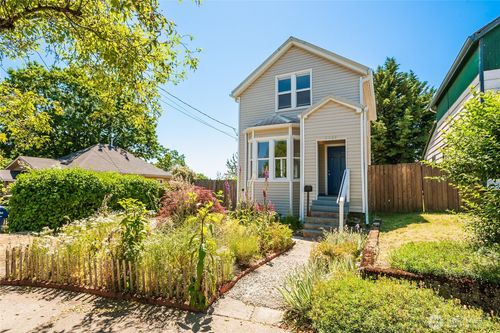 2029 S Charles Street, Seattle, WA, 98144 | Card Image