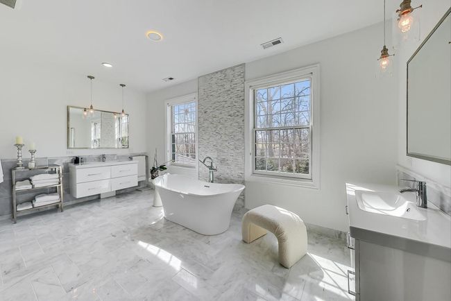 33 Sheridan Rd, House other with 5 bedrooms, 6 bathrooms and 4 parking in Highland Park IL | Image 27