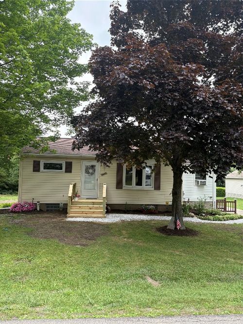116 Frank Ave, Erie, PA, 16509-5206 | Card Image