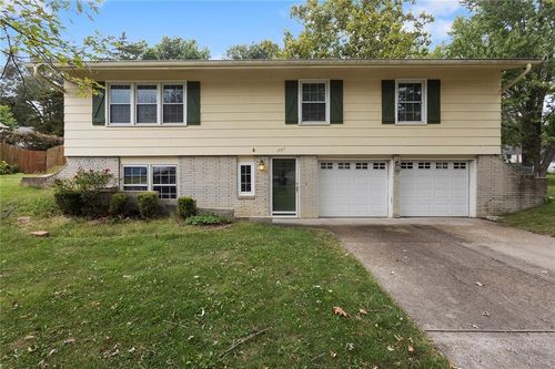1701 Richmond Dr, Pleasant Hill, MO, 64080-1153 | Card Image
