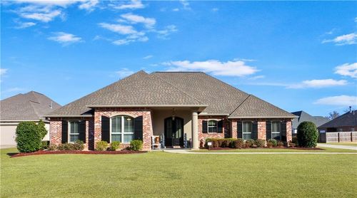 832 Manor Ln, Covington, LA, 70433-7317 | Card Image
