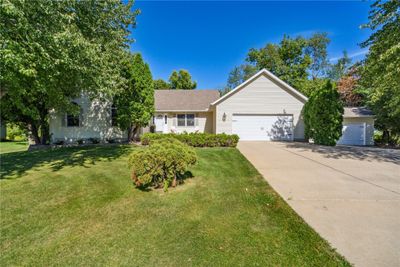 160 Landau St, House other with 4 bedrooms, 3 bathrooms and null parking in Robins IA | Image 1