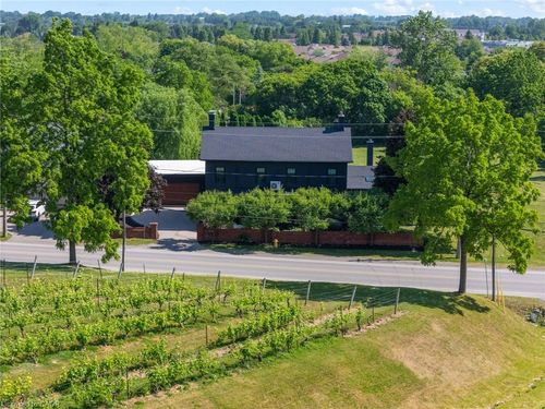 3543 King St, Vineland, ON, L0R2C0 | Card Image