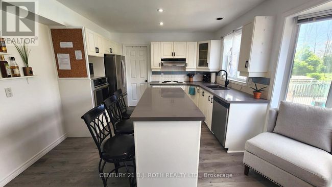 1252 Shore Acres Dr, House other with 4 bedrooms, 3 bathrooms and 12 parking in Gilford ON | Image 4