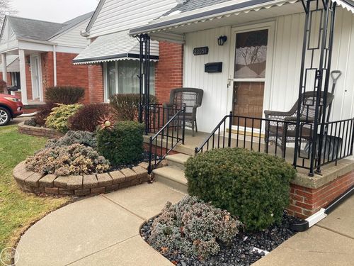 23051 Saxony Ave, Eastpointe, MI, 48021-1845 | Card Image