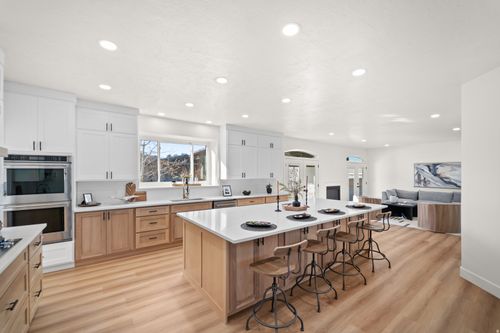 15258 Mountainside Dr, Bluffdale, UT, 84065-3016 | Card Image