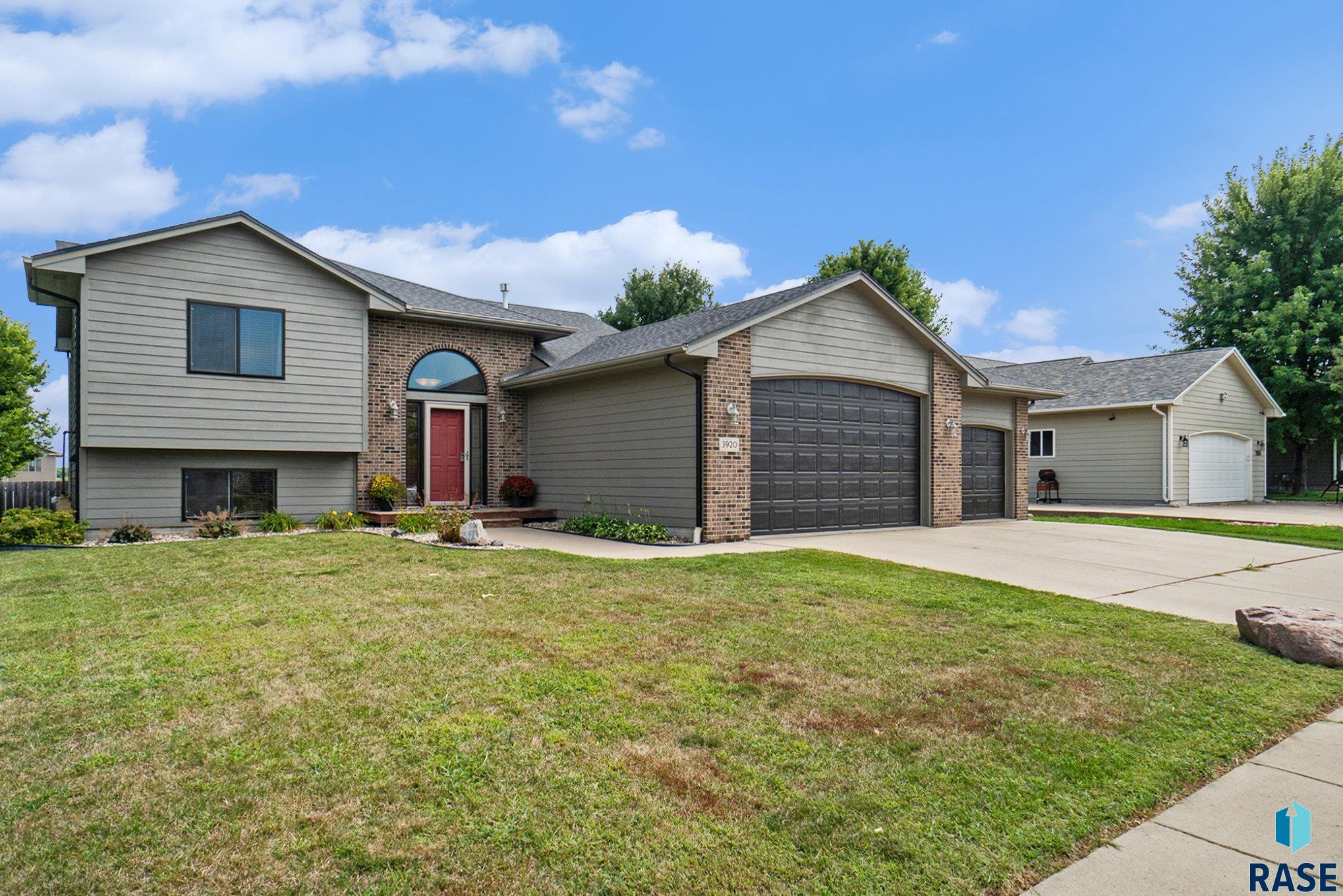 Villanova Ave, Sioux Falls, SD 57106