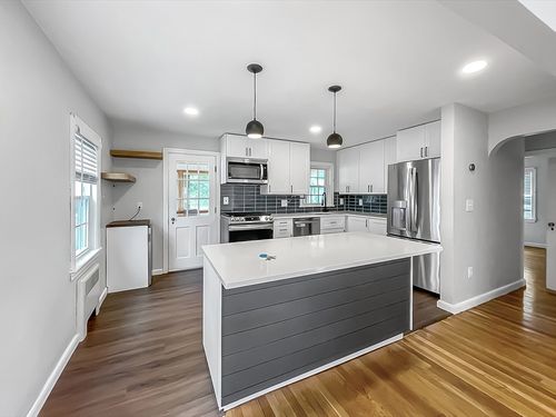 41 Burrwood Rd, Boston, MA, 02132-7808 | Card Image