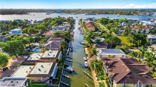 b3-1517 Chesapeake Ave, NAPLES, FL, 34102-2406 | Card Image