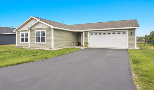 3664 Tanager Dr, Traverse City, MI, 49685-9720 | Card Image