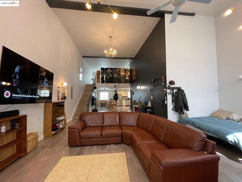 49 Norfolk St, San Francisco, CA, 94103-4328 | Card Image