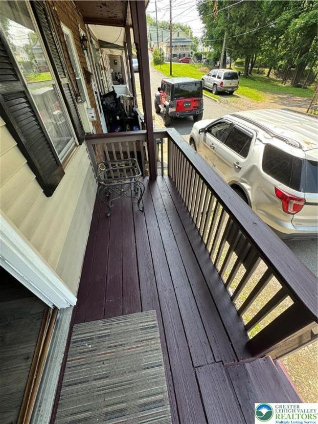 226 E Snyder Ave, Townhouse with 2 bedrooms, 1 bathrooms and null parking in Lansford PA | Image 4