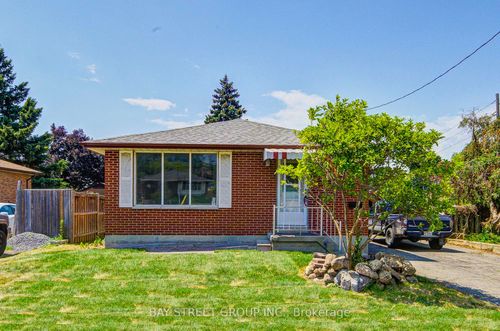 6 Keewatin St S, Oshawa, ON, L1H6Y8 | Card Image