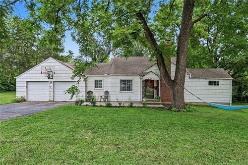 4945 N Lister Ave, Kansas City, MO, 64119-3757 | Card Image
