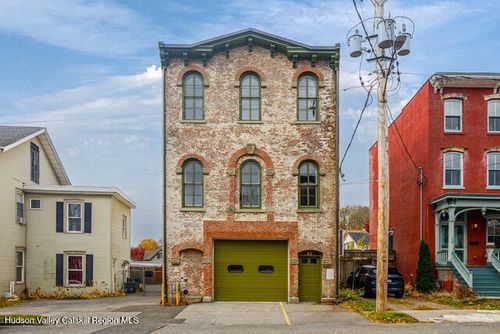 85 Hone St, Kingston, NY, 12401-6318 | Card Image