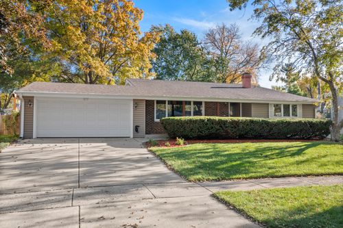 571 Estate Dr, Buffalo Grove, IL, 60089-3348 | Card Image