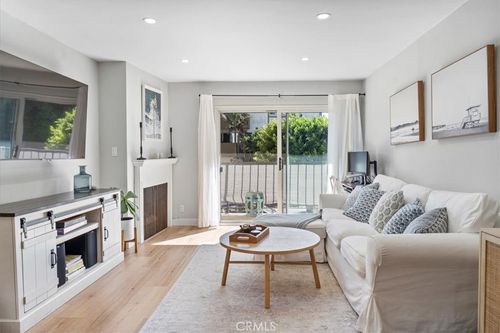 apt-2-8163 Redlands St, Playa del Rey, CA, 90293-8262 | Card Image