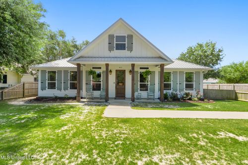 802 Old Spanish Trl, Bay Saint Louis, MS, 39520-2518 | Card Image