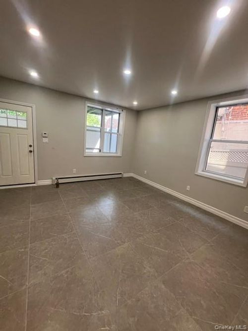 2524 Tenbroeck Ave, Bronx, NY, 10469-5309 | Card Image
