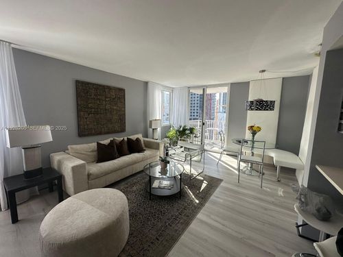 apt-1704-800 N Miami Ave, Miami, FL, 33136-3524 | Card Image