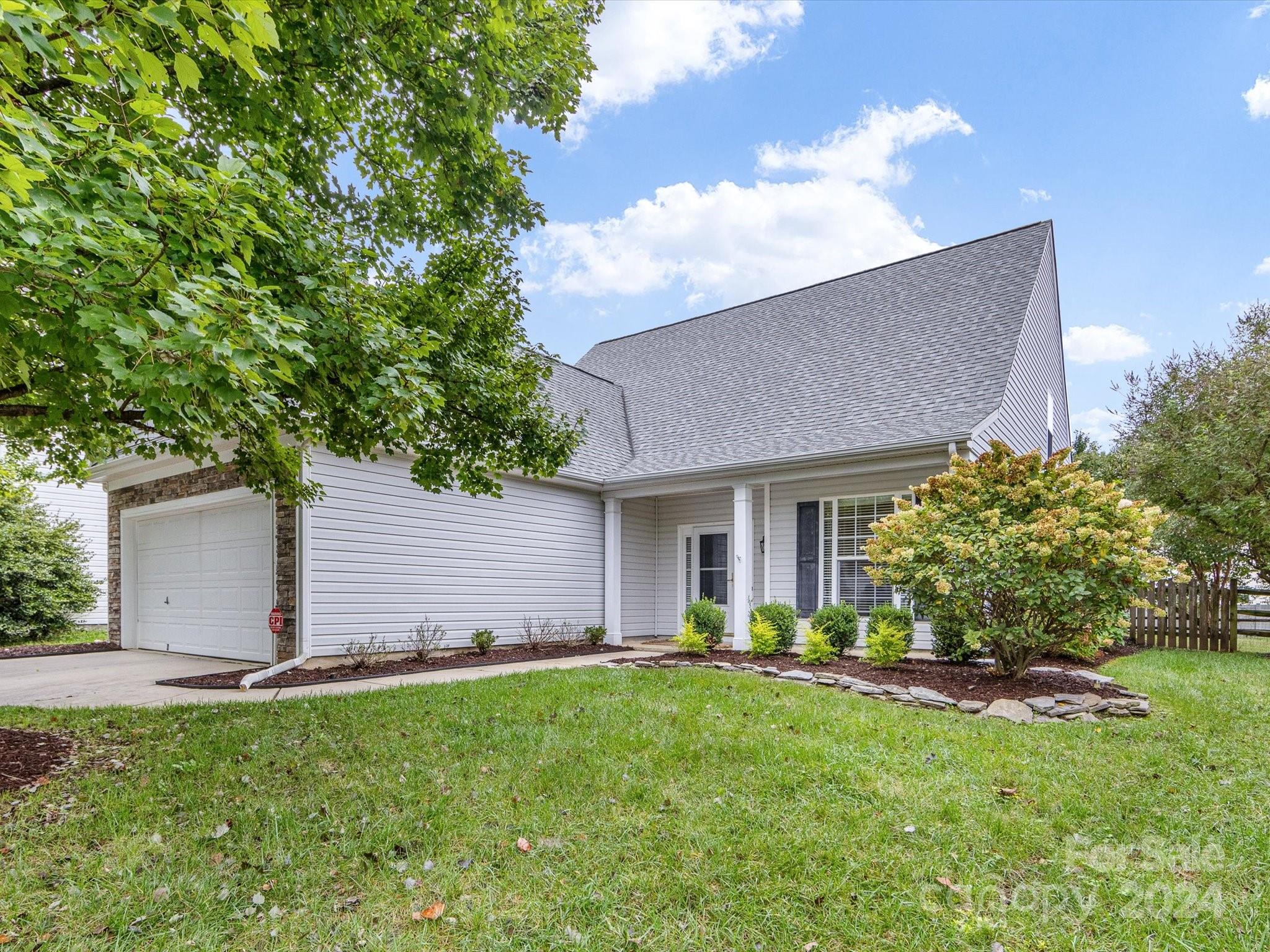 Aven Creek Ct, Charlotte, NC 28273