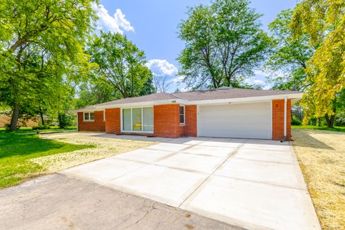 7309 S 46th St, Franklin, WI, 53132-8798 | Card Image