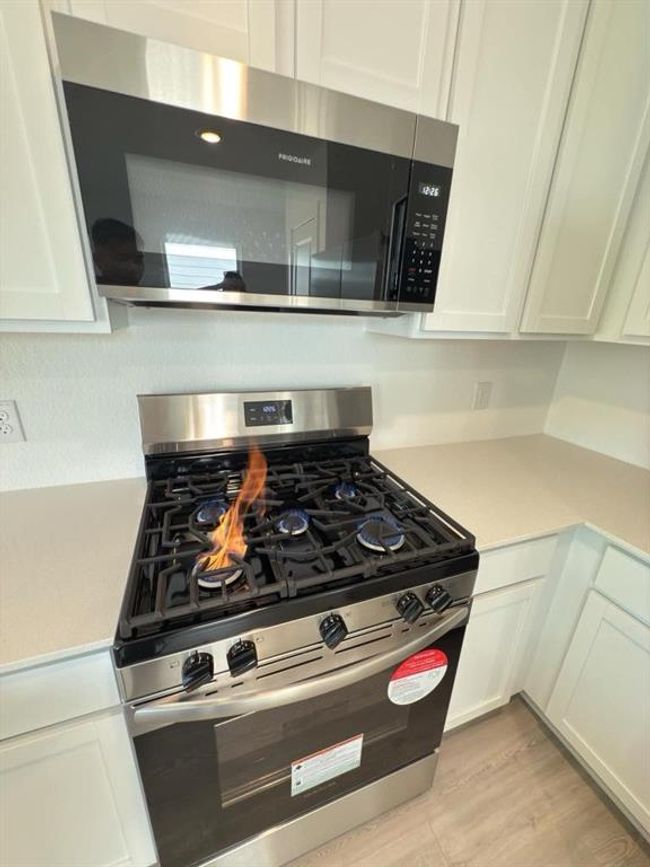21026 Newberry Grove Ln, House other with 3 bedrooms, 2 bathrooms and 2 parking in Humble TX | Image 10
