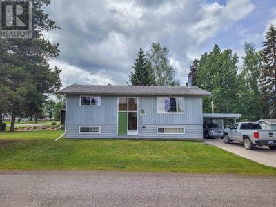 1398 Morice Dr, House other with 6 bedrooms, 2 bathrooms and null parking in Smithers BC | Image 2