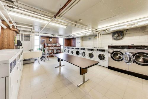 apt-27d-6145 N Sheridan Rd, Chicago, IL, 60660-6851 | Card Image