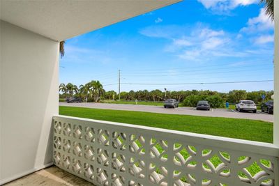 105 - 9 Forbes Place, Condo with 2 bedrooms, 2 bathrooms and null parking in Dunedin FL | Image 3