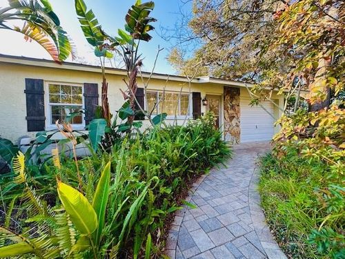 1004 7th St S, Safety Harbor, FL, 34695-4210 | Card Image