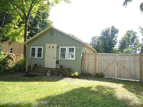 4 Bushnell Ave, Chatham, NY, 12037-1402 | Card Image