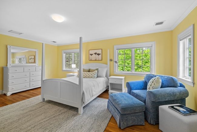 29 Philip St, House other with 6 bedrooms, 7 bathrooms and 6 parking in Medfield MA | Image 23