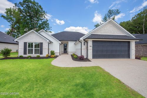 42 Grande Pines Cv, Jackson, TN, 38305-6612 | Card Image